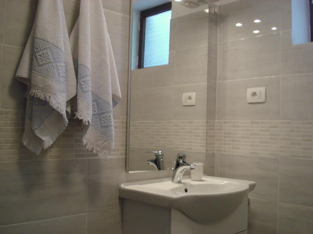 Apartments 4U オミサリ エクステリア 写真